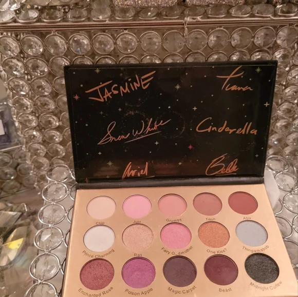 Disney Designer Its A Princess Thing Eyeshadow Palette - Picture 1 of 7
